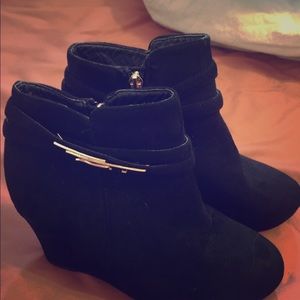 Black Wedges with gold